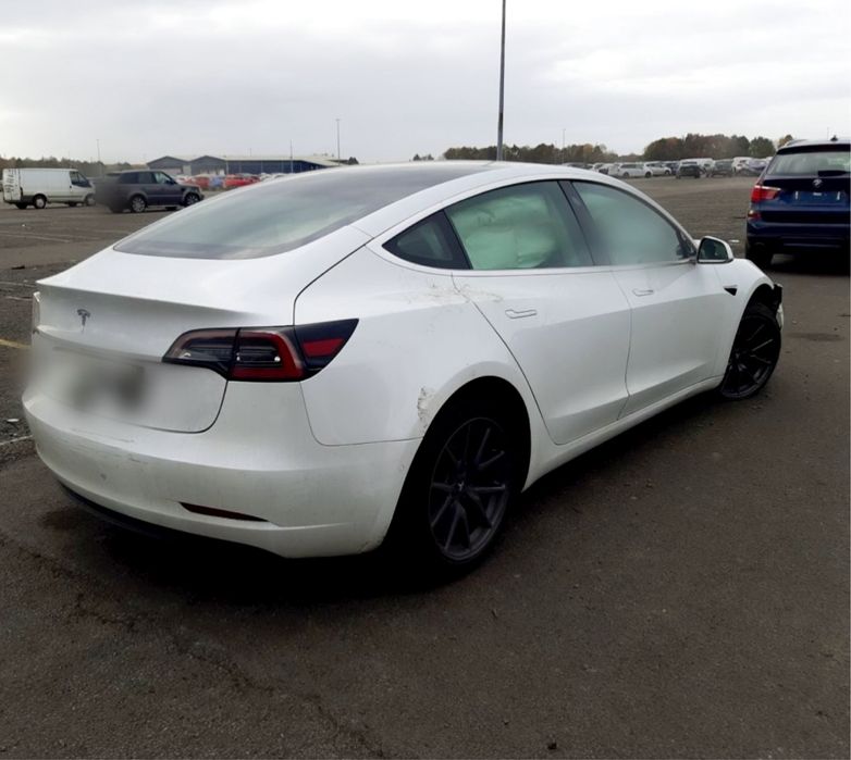 На части 2020 TESLA MODEL 3 STANDARD RANGE реални 84 000 302кс