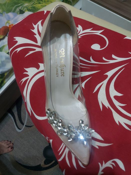 Продам новые туфли