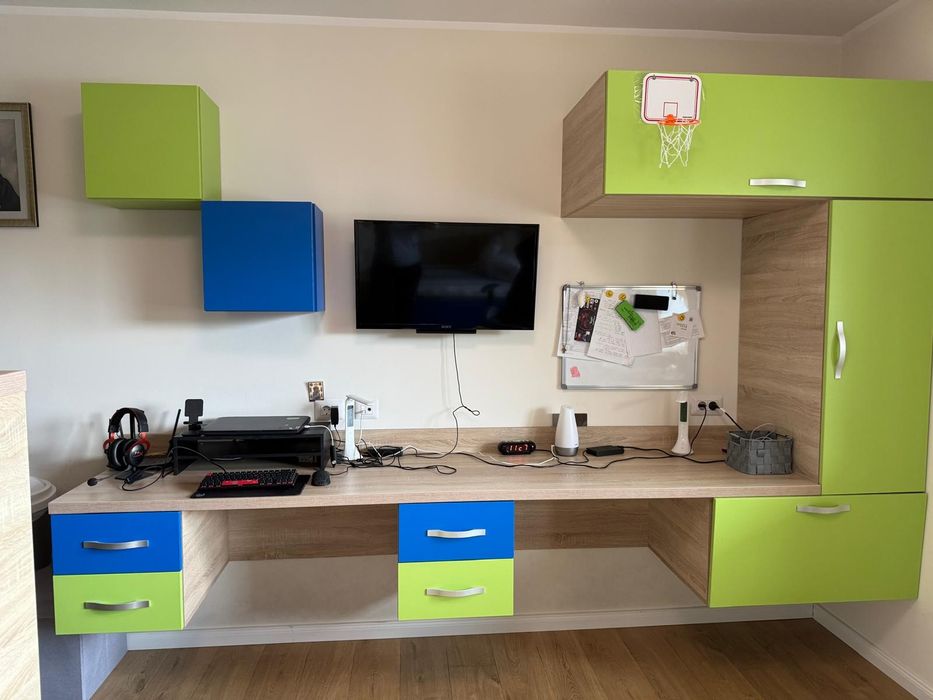 Mobilier,dormitor băieți ,noptieră,corpuri suspendate,birou pentru doi  băieți.