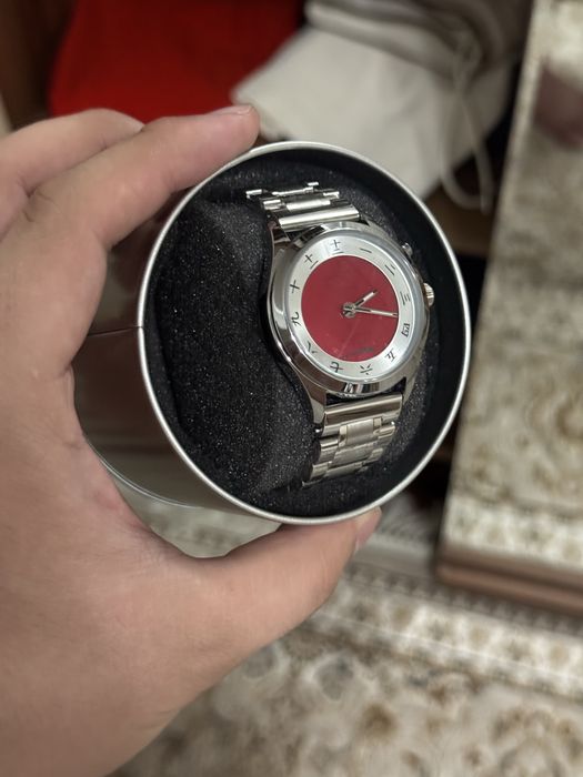 Часы Fossil новый