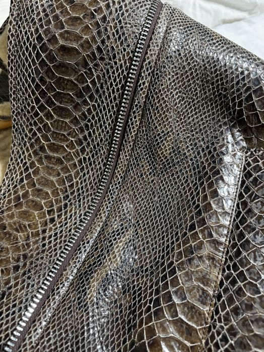 Jacheta din piele de piton