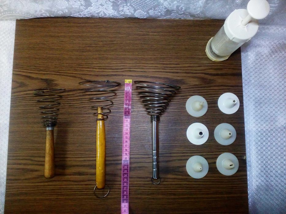 Формы для выпечки.Трубочки.Венчики.