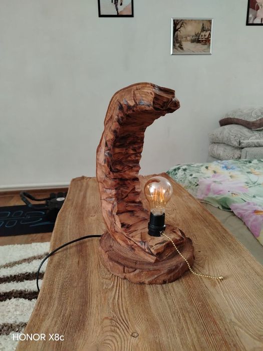 Люстры, светильники из дерева