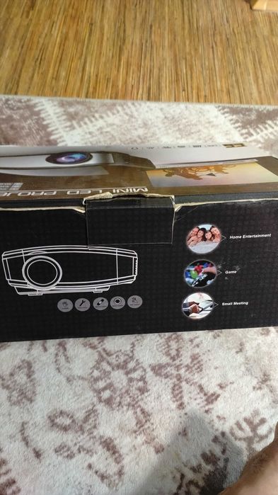 преносим мини LED проектор Cheerlux C6.