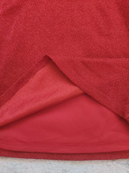 Детска червена роля