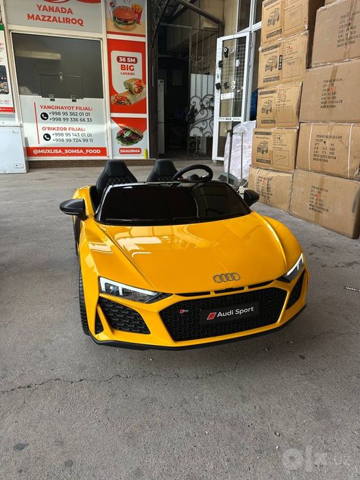 Bolalar moshinasi Audi r8