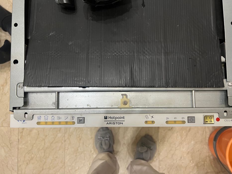 Встраиваемая посудомоечная машина