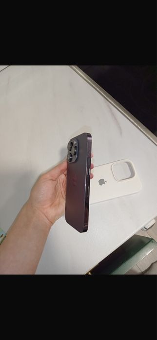 Продам Айфон 14 про