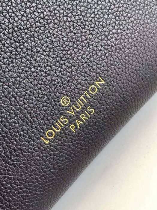 Geanta Louis Vuitton On my Side