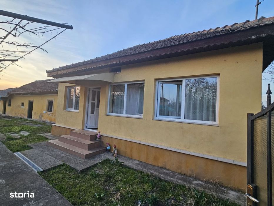 Casa parter, 100 mp utili, 1090 mp teren,  Pielesti