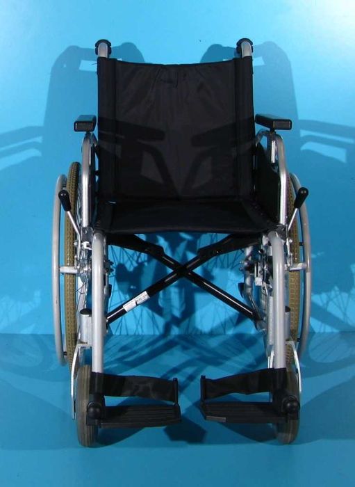 Scaun cu rotile invalizi Ibesco MD - latime sezut 43 cm