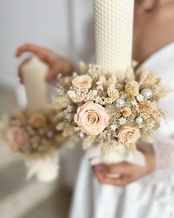 Lumânări de cununie din flori criogenate și plante uscate