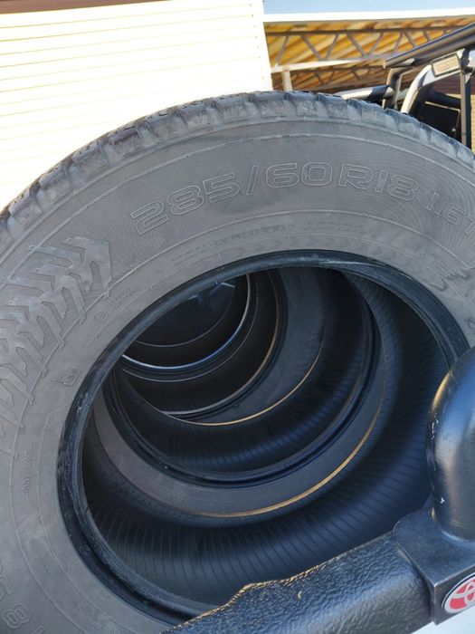 Продам шины шипы r18 285/60