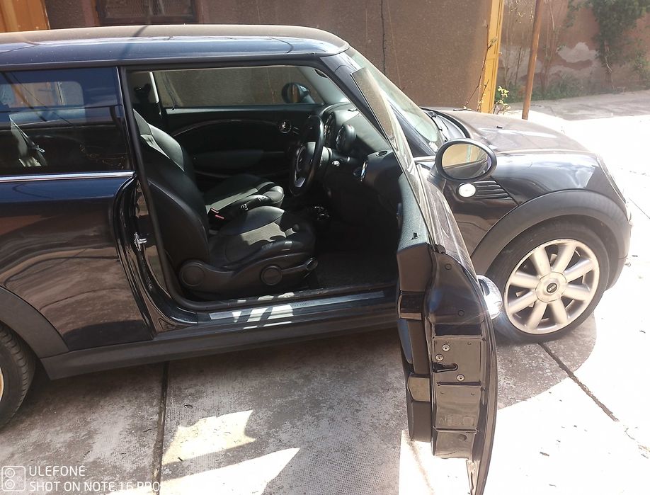 Masina Mini-Cooper