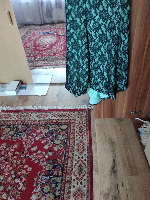 Rochie gala lunga cu trena de dantela