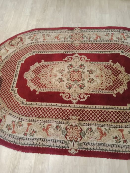 Продам ковёр 1,5×2