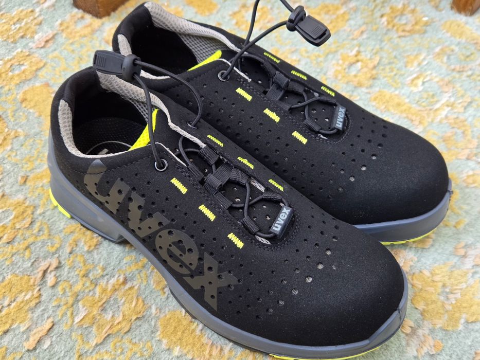 Vând Bocanci/sandale cu bombeu de protecție