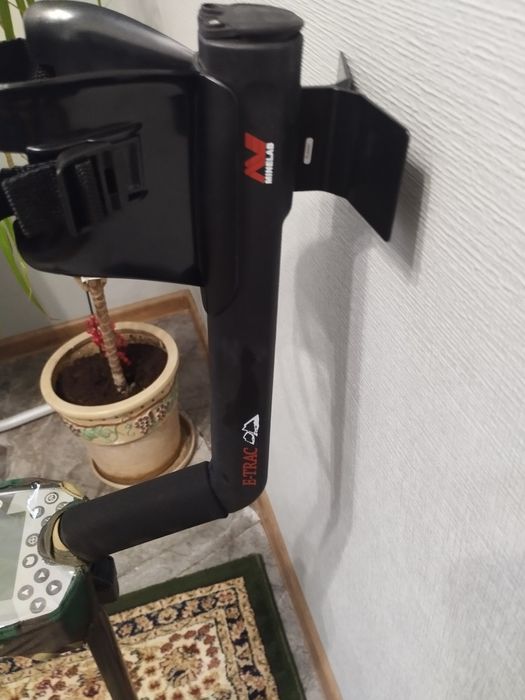 Металлоискатель MINELAB E-TRAC