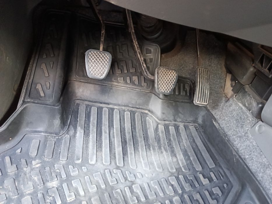 Продавам Honda CR-V
