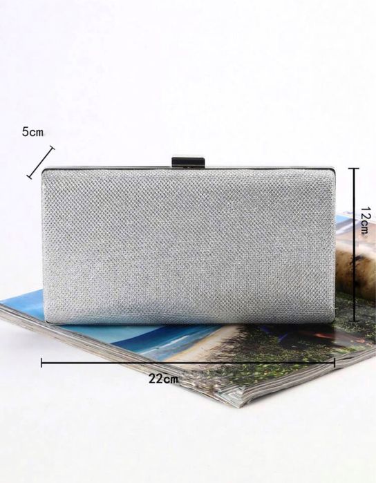 Дамска сребриста чанта - клъч