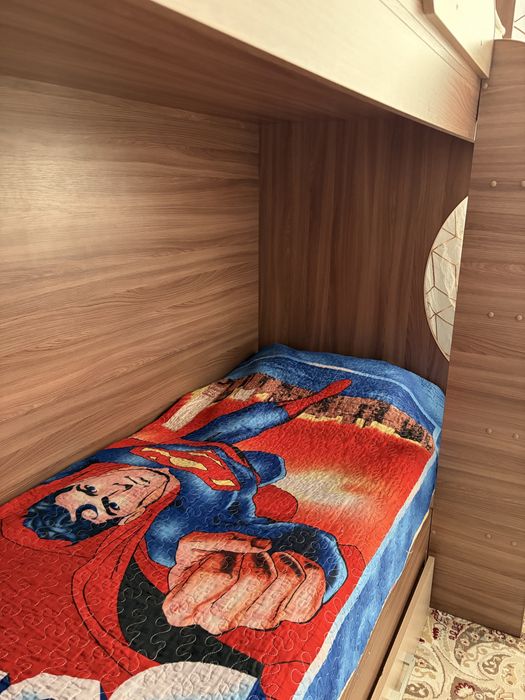 Двухъярусная кровать