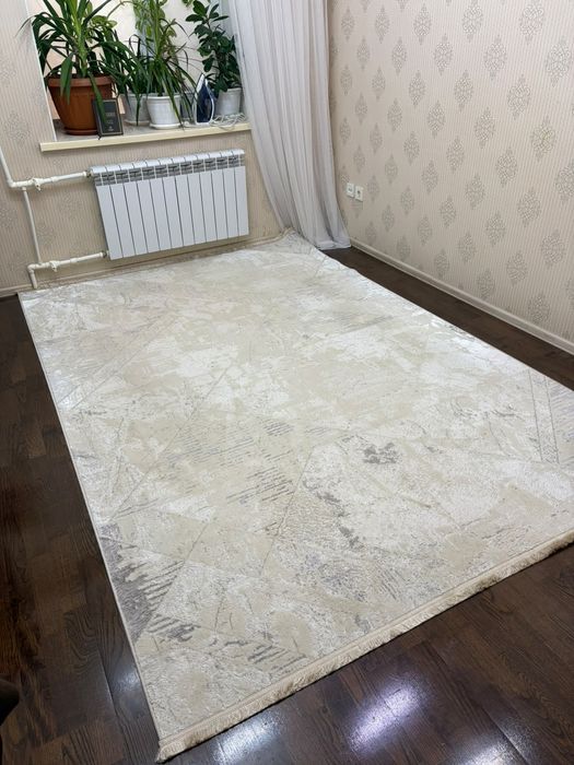 Продам ковер в идеальном состоянии