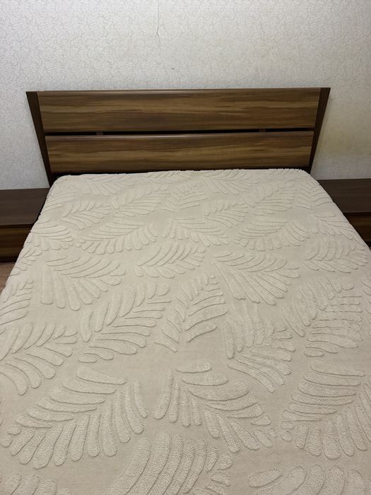 Продам двуспальную кровать
