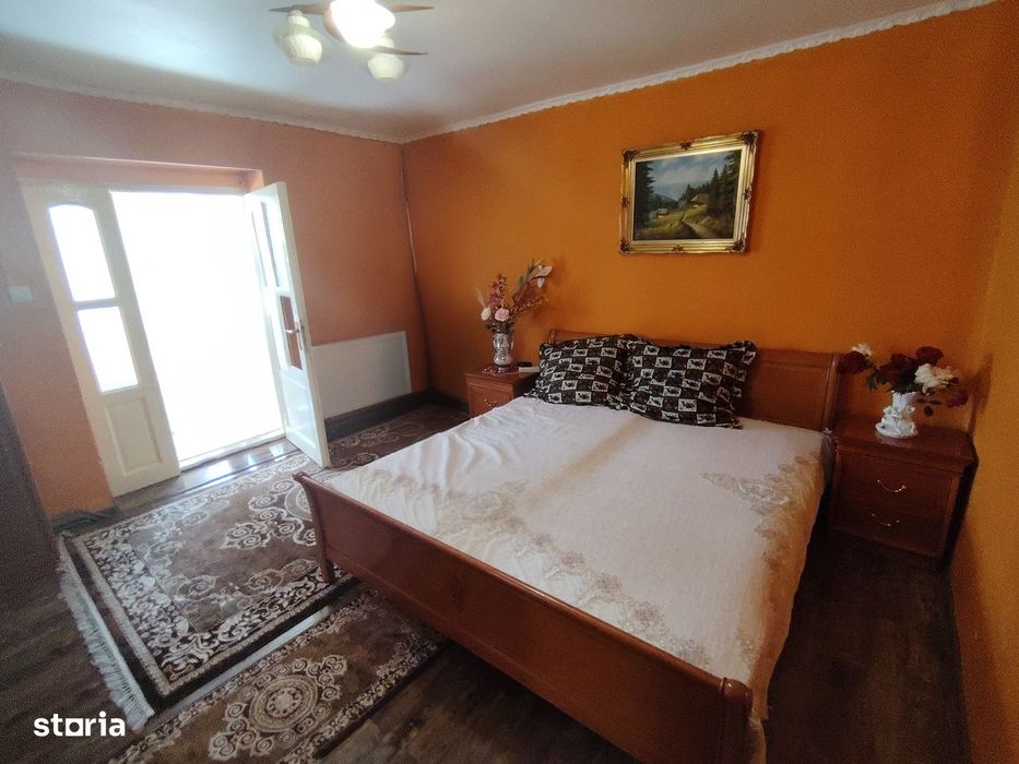 Casa mare și draguta în zona Parneava