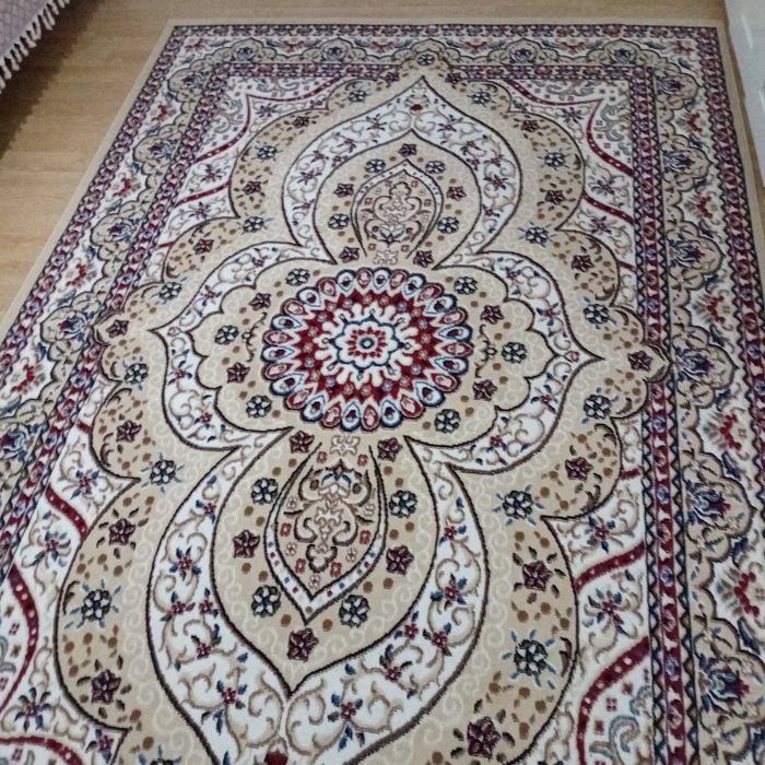 Продам ковёр чистый