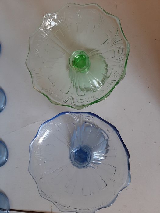 Продаю вазочки  стекло