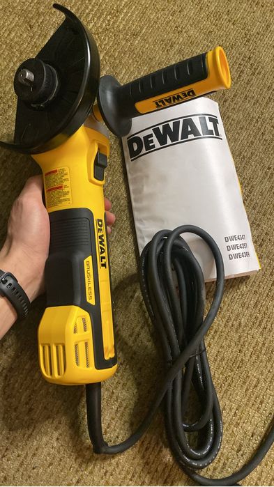 Болгарка Dewalt dwe4357