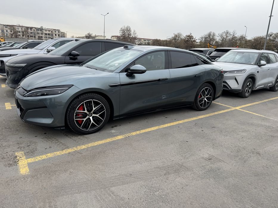 Byd han l gibrid 2025. Пробег 2330 км