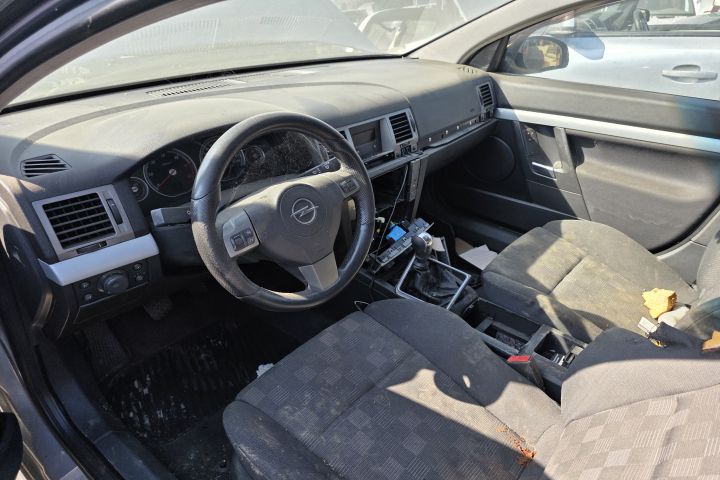 Usa / Portiera fata stanga Opel Vectra 2003