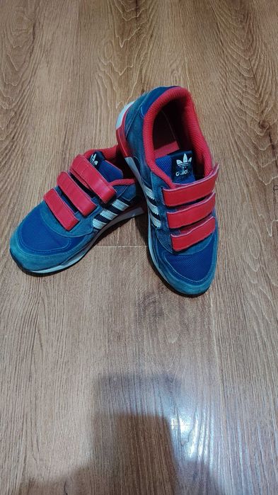 Детские кроссовки Adidas 33раз Качественные в отличном состоянии