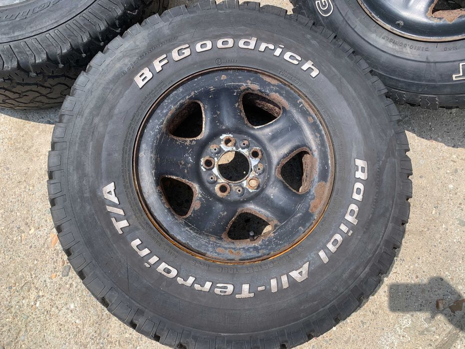 Jante Jeep Cherokee 15'' - cauciucuri offroad 31-10,5-15