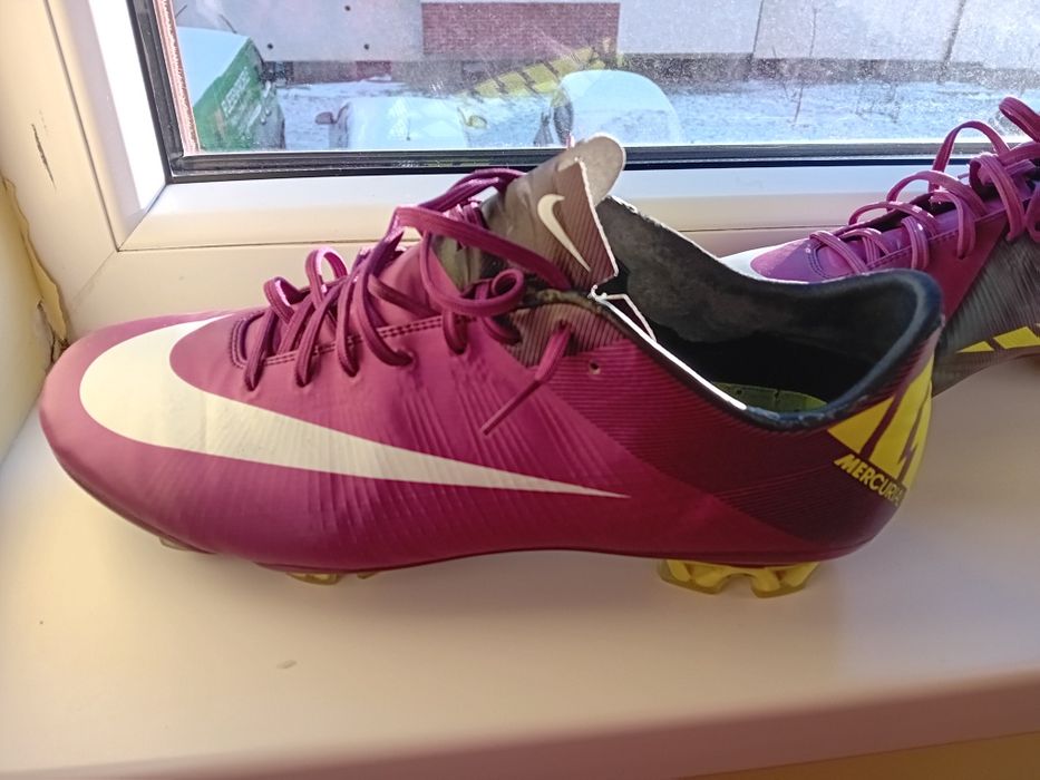 Ghete fotball Niker mercurial vapor și superfly 3