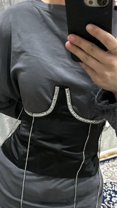 Корсет на талию.