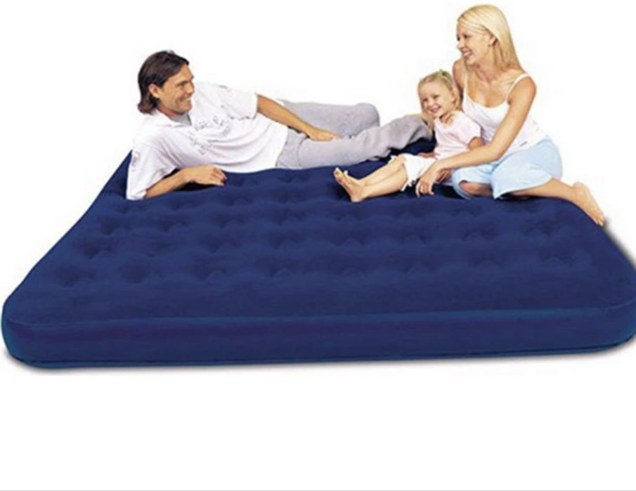 Надуваемо легло за трима души с електрическа помпа самонадуваещо