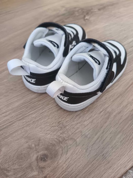 Маратонки Nike COURT