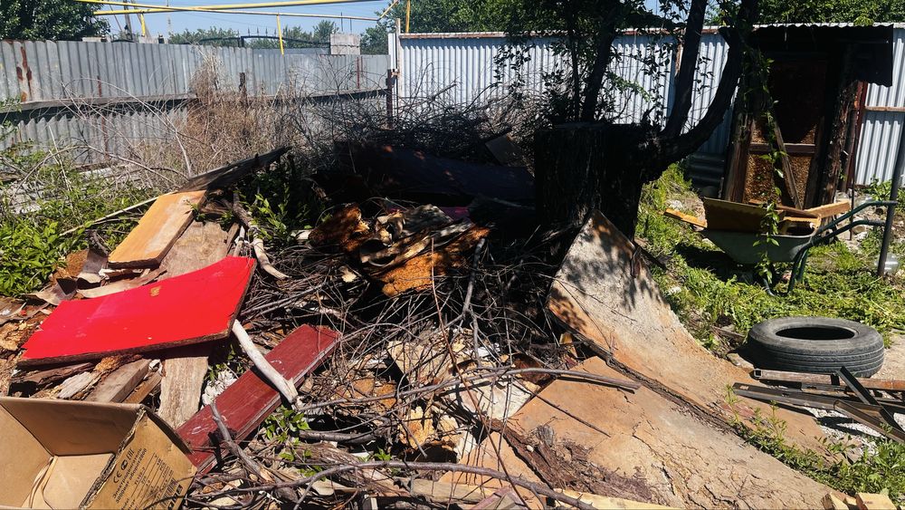 Дрова остатки от строики, фанеры, и от деревьев