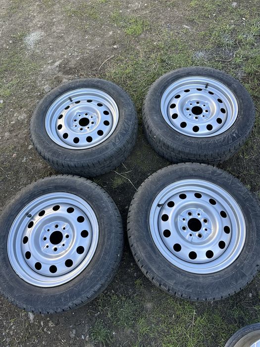 R14 штампованные диски с резиной