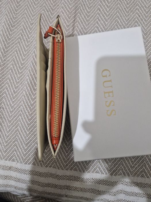 Дамско портмоне Guess