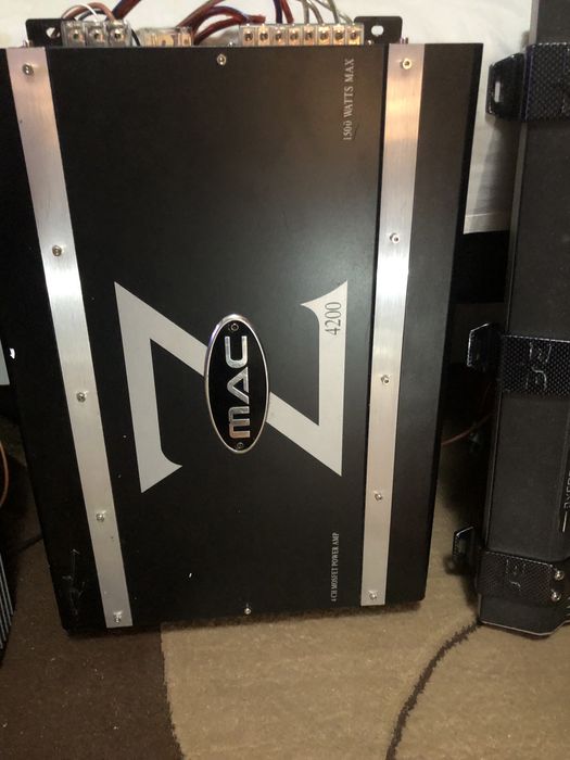 3 Amplificatoare auto de putere mare. 2 buc MAC audio  si 1buc EYEBRIX