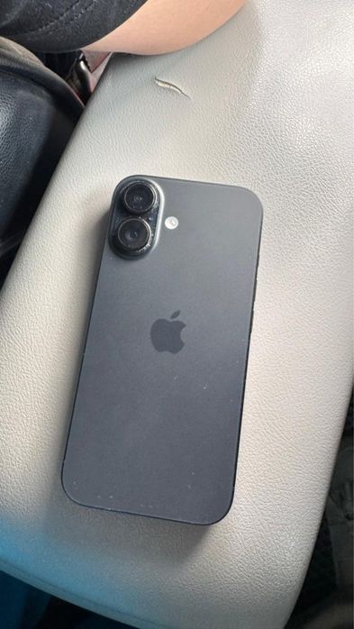 Продам айфон 16