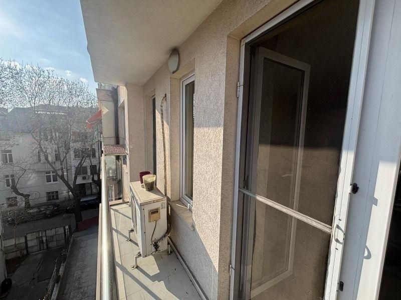 Тристаен апартамент под наем в центъра на София, 2021253