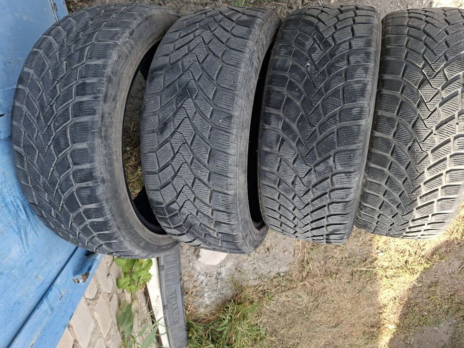 Продам шины 225/45/18 китай