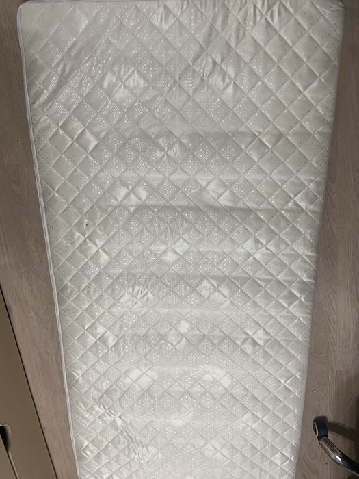 Продам детскиц матрас