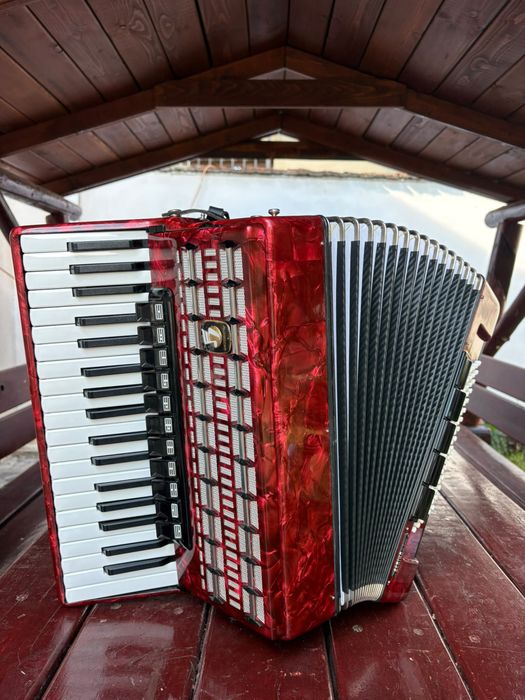 Acordeon nemtesc Weltmeister Serino Deluxe cu 96 basi