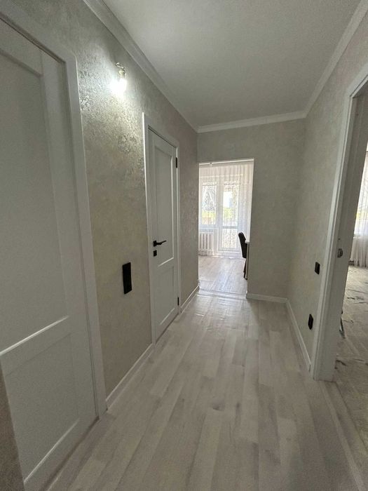 Продам 1 комнатную 8 мкр