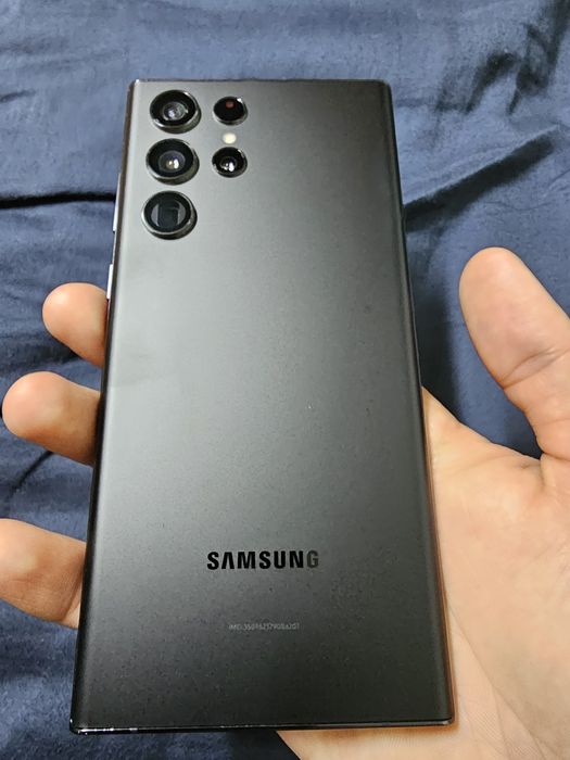 Samsung Galaxy S22 Ultra - La piese